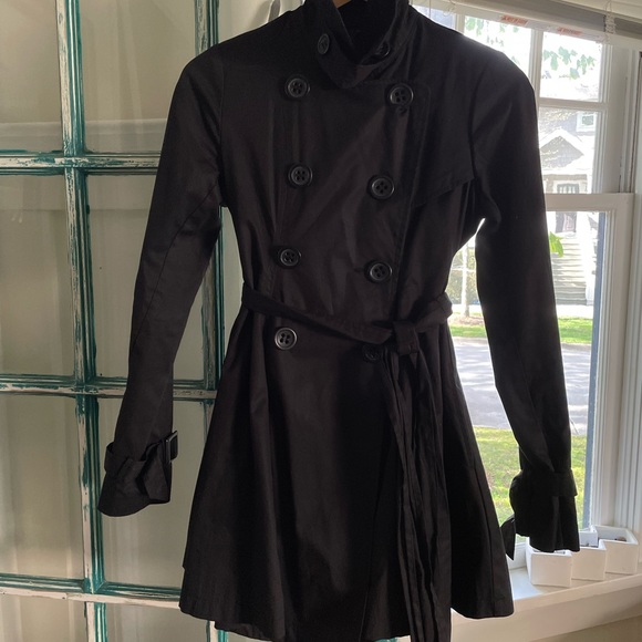 Goth-style black short trench coat - Picture 1 of 4